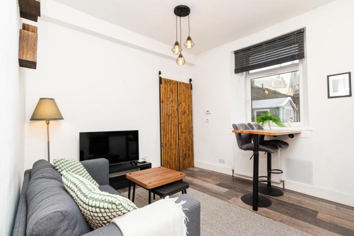 1 bedroom apartment free parking