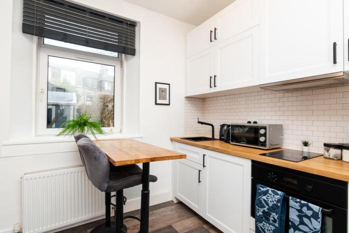 1 bedroom apartment free parking