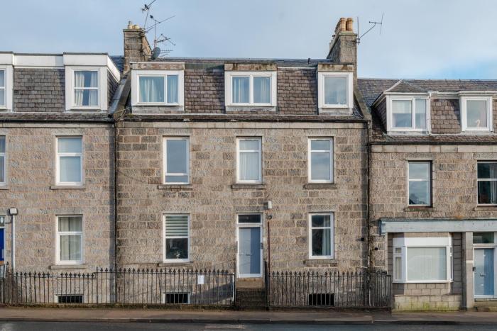 1 bedroom apartment free parking