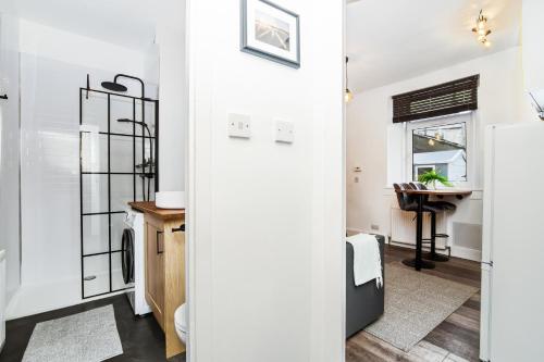 1 bedroom apartment free parking