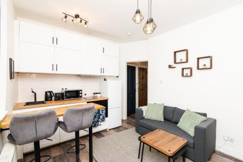 1 bedroom apartment free parking