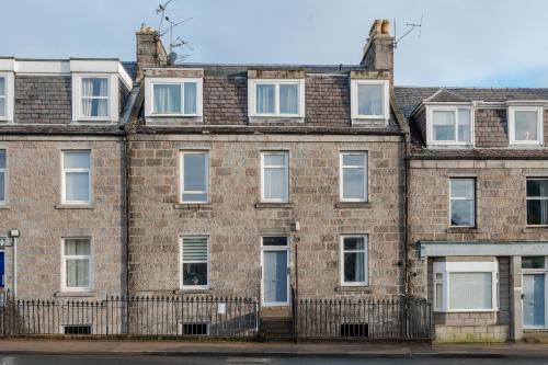 1 bedroom apartment free parking
