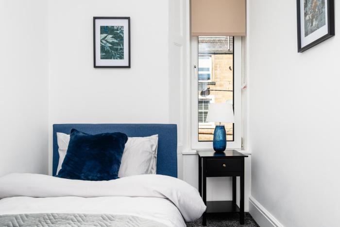 2 bedroom apartment free parking