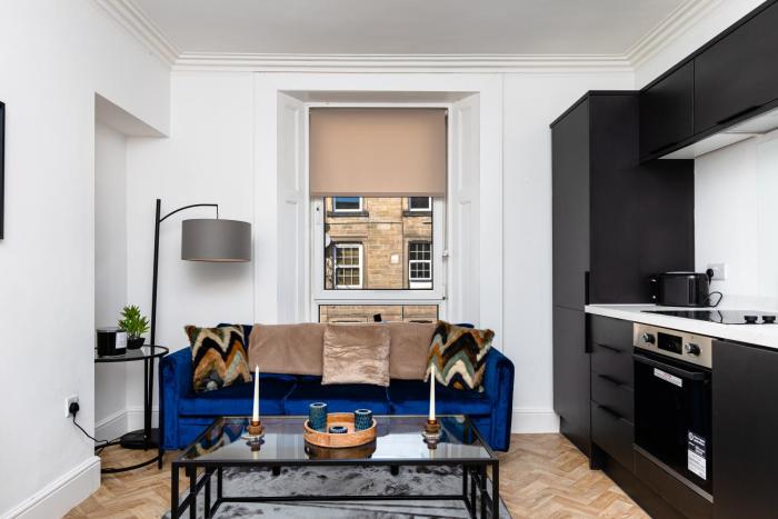 2 bedroom apartment free parking