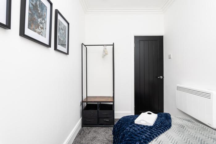 2 bedroom apartment free parking