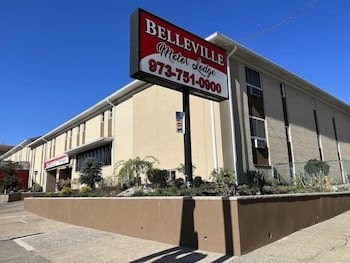 Belleville Motor Lodge,,2 star