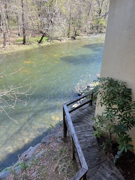 newfound lodge on the river