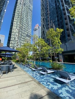 well shaped suites at star klcc