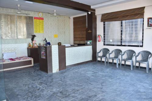 Banshidham Dharmasala,,2 star