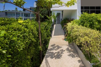 ocean view jacuzzi 3br kata penthouse
