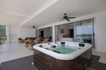 ocean view jacuzzi 3br kata penthouse