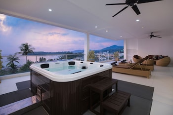 ocean view jacuzzi 3br kata penthouse