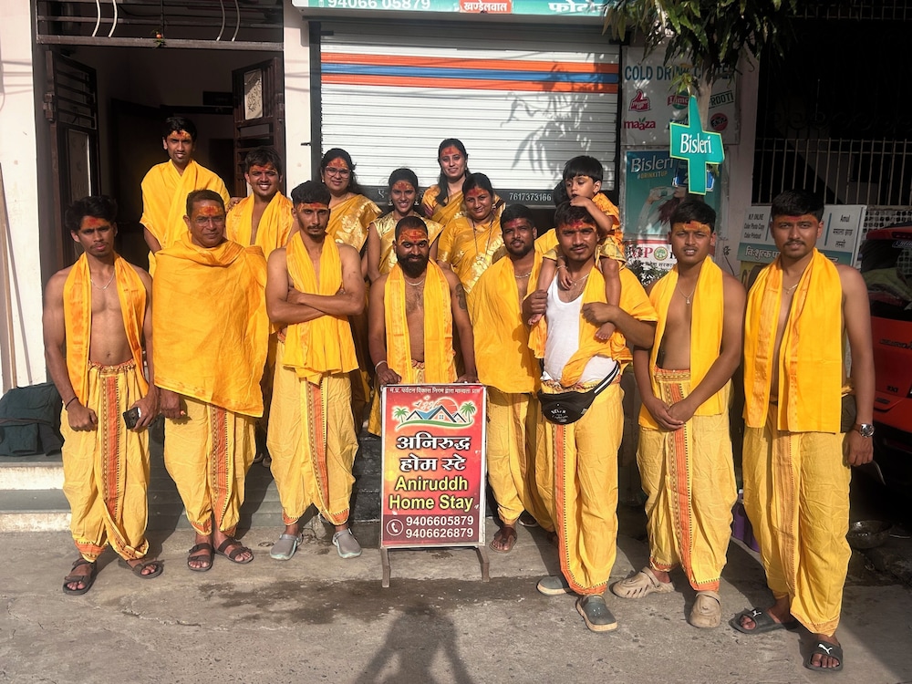 anirudhha home stay
