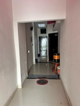 anirudhha home stay