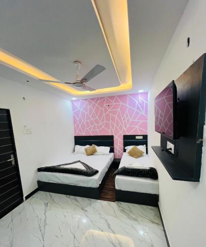 Hotel Shree Gangotri,,2 star