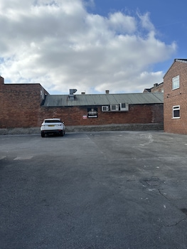 Continental Hotel,,2 star