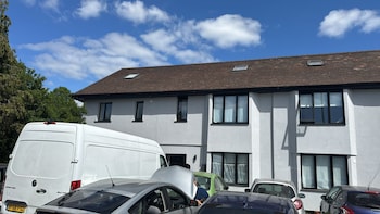 526A Farnham Rd,,2 star