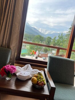 snow park villas and resort manali