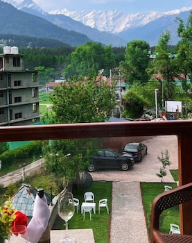 snow park villas and resort manali