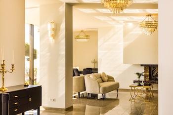 Hotel Villa Martini,44 Cours Lucien Bonaparte,0 star