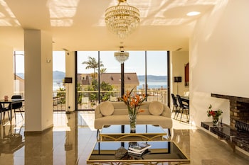 Hotel Villa Martini,44 Cours Lucien Bonaparte,0 star
