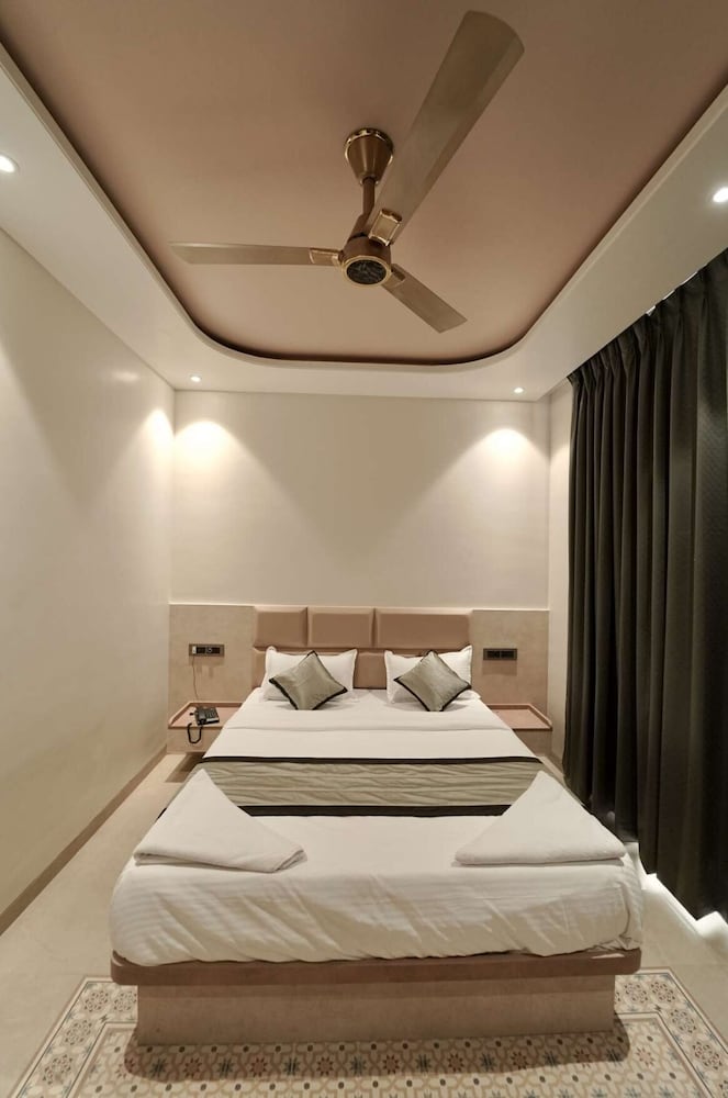 pandharipuram palace