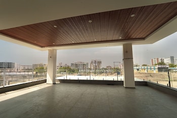 Pandharipuram Palace,,2 star