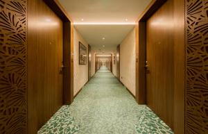 080 transit hotel t2