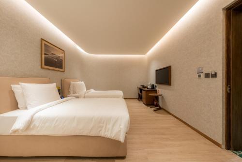 080 transit hotel t2