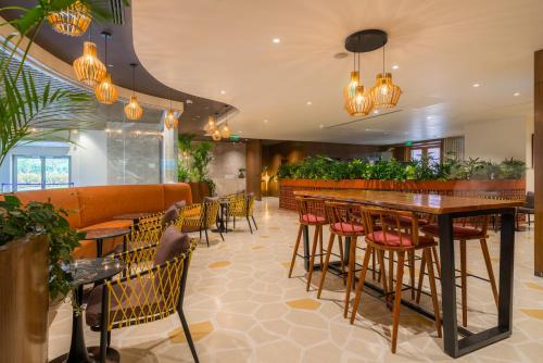 080 transit hotel t2