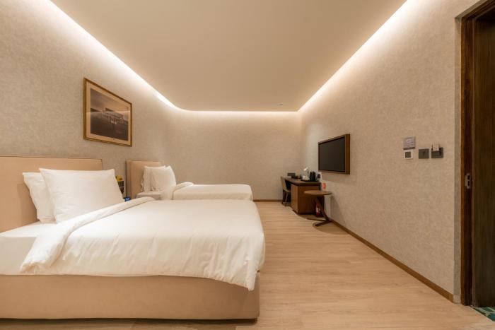 080 transit hotel t2