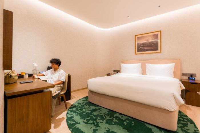 080 transit hotel t2