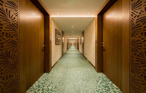 080 transit hotel t2