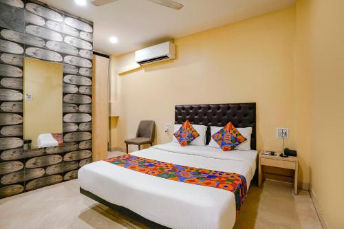 U Life Hotel,,2 star