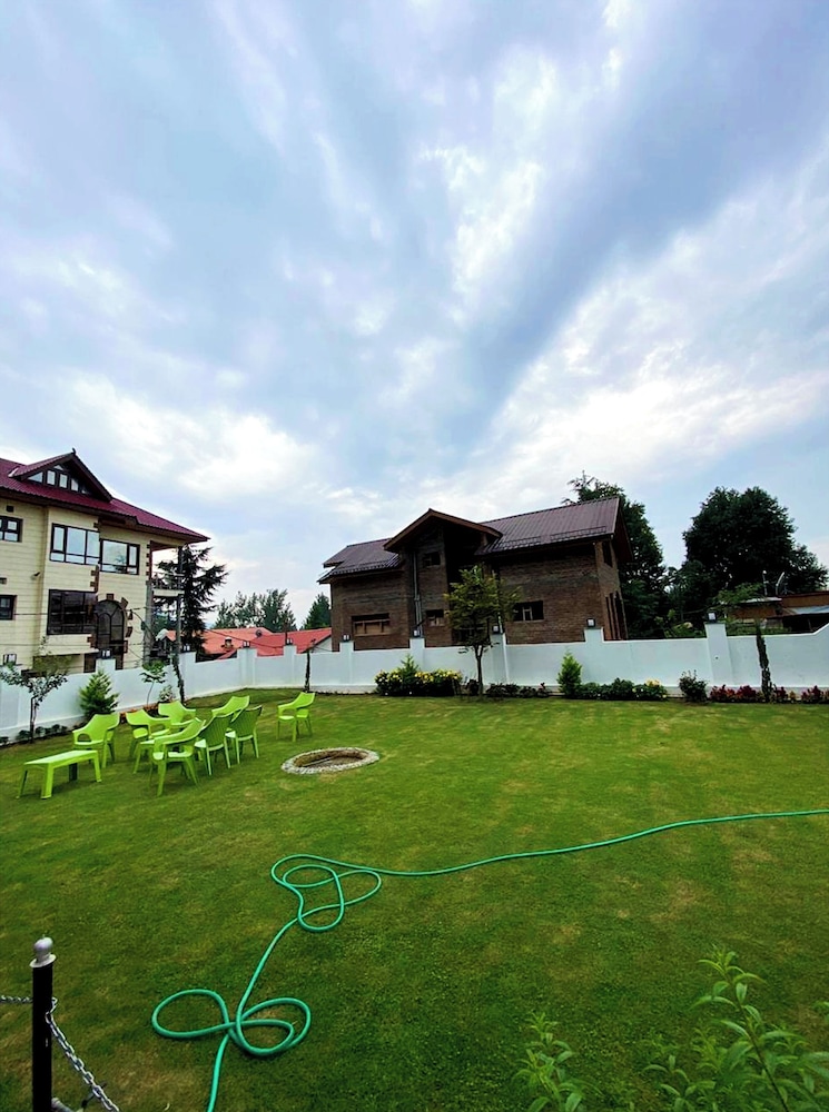 hotel anjeer villa srinagar