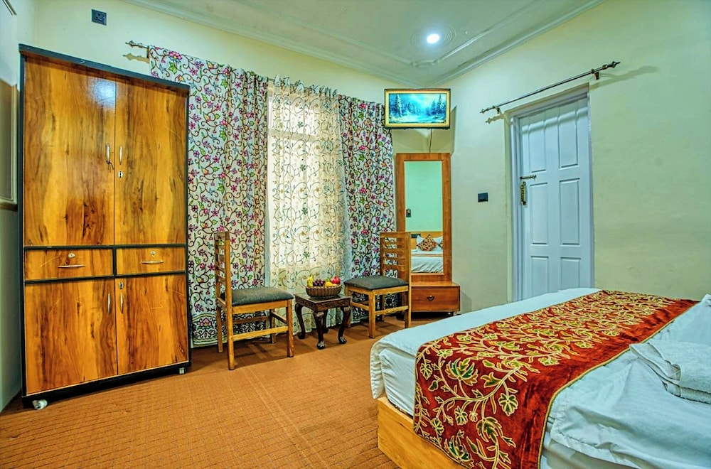 hotel anjeer villa srinagar