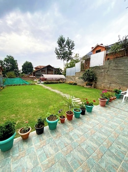 hotel anjeer villa srinagar