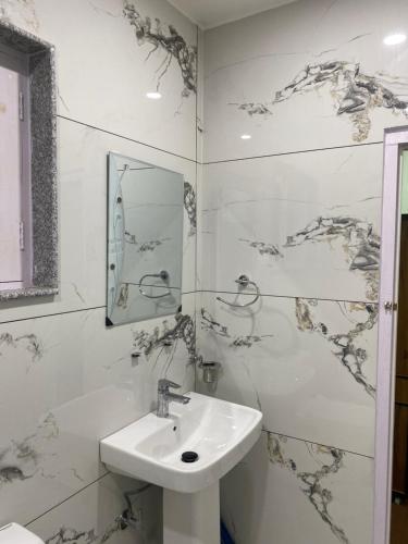 Hotel Anjeer Villa Srinagar,,3 star