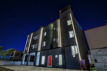 xotel thoraipakkam
