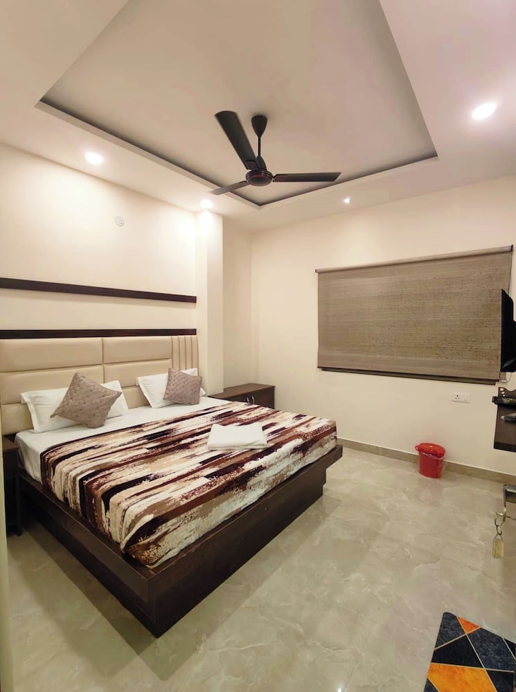 hotel crown plaza jalandhar