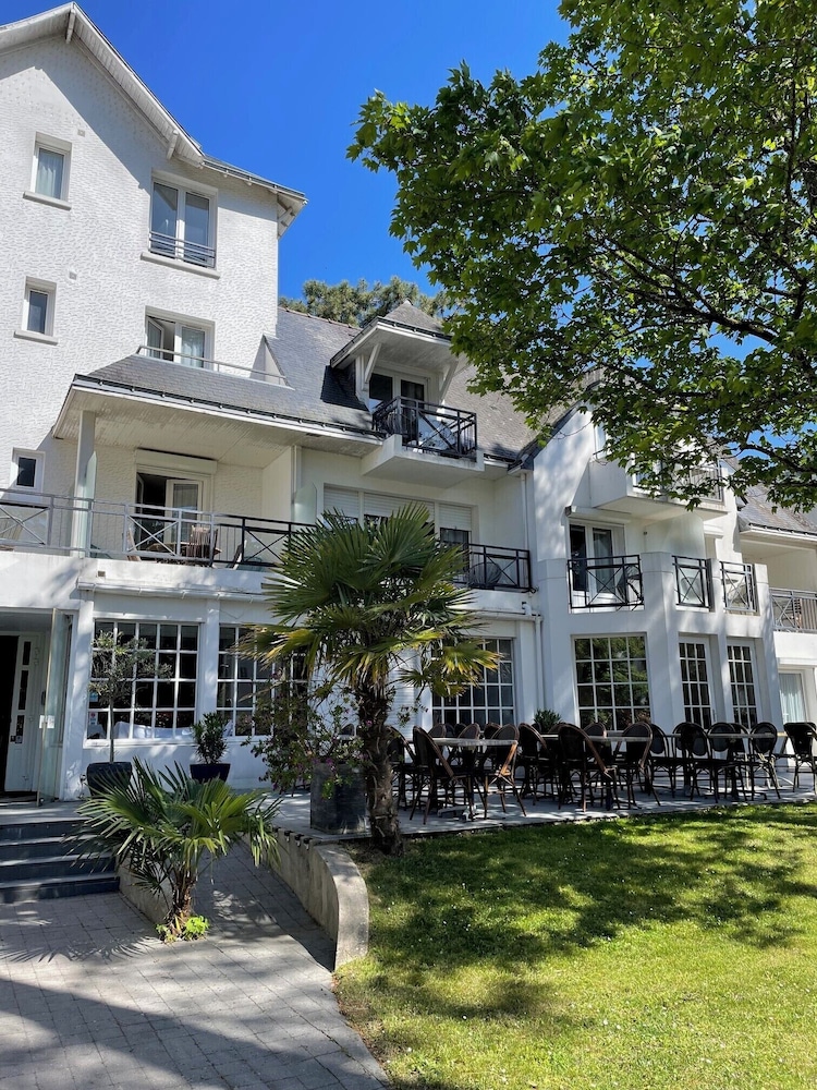 adonis cottage la baule