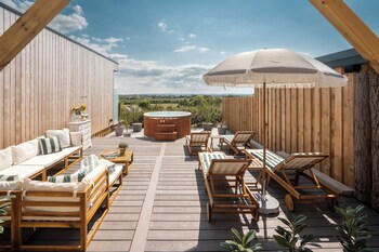 elements suites