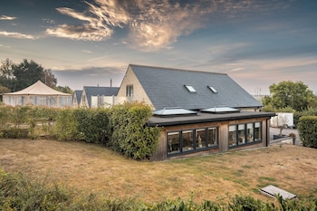 elements suites
