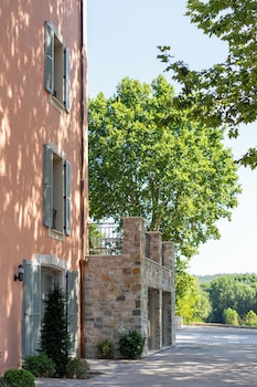 le prieure chateau la martinette