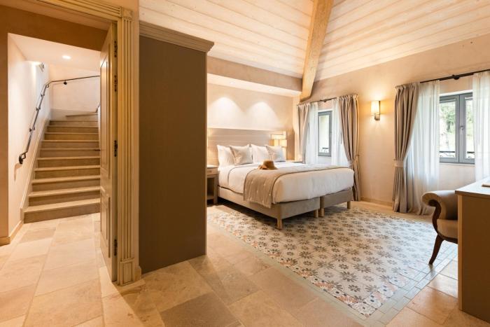 le prieure chateau la martinette