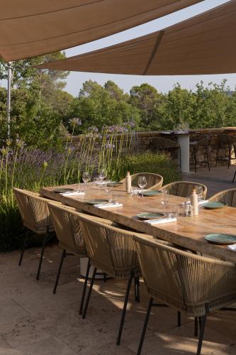 le prieure chateau la martinette