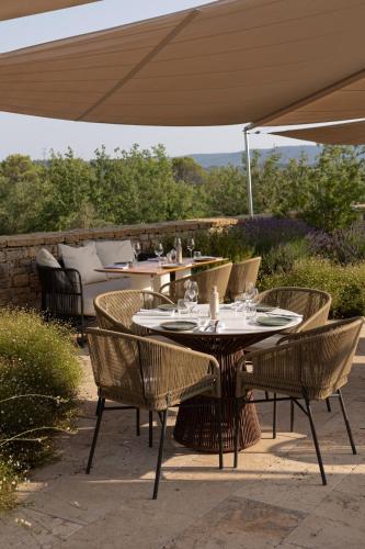 le prieure chateau la martinette