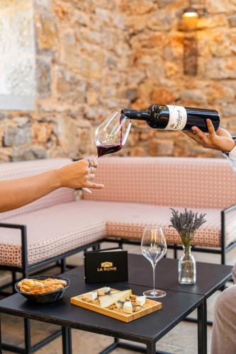 le prieure chateau la martinette