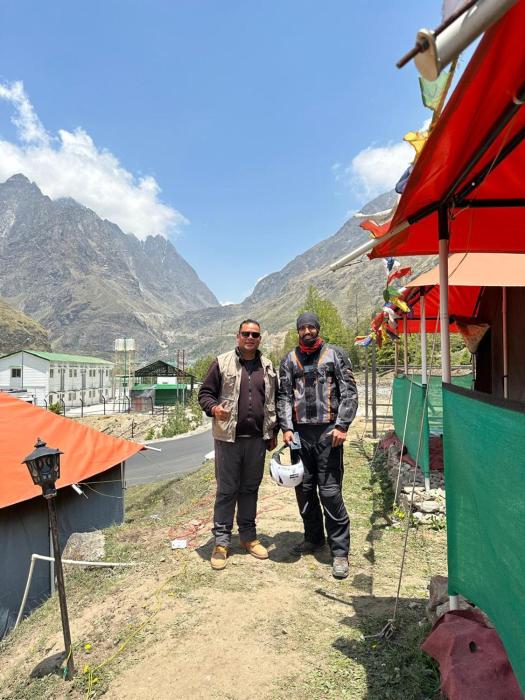 buddy hikers stay badrinath