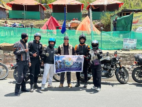 buddy hikers stay badrinath